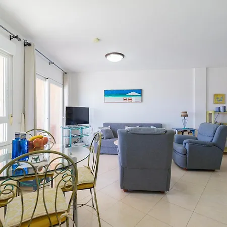Apartment Homeforguest Apartamento Con Terraza En El Puerto De *