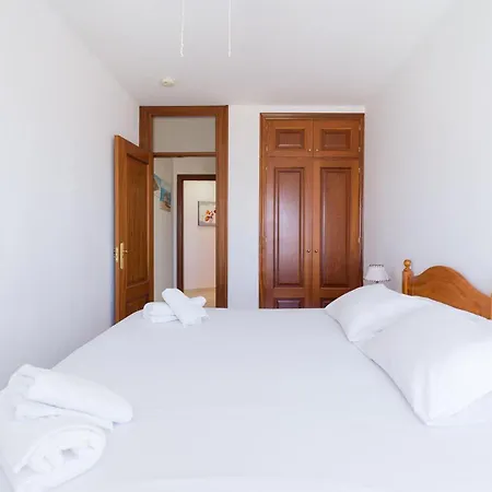 Homeforguest Apartamento Con Terraza En El Puerto De Apartment