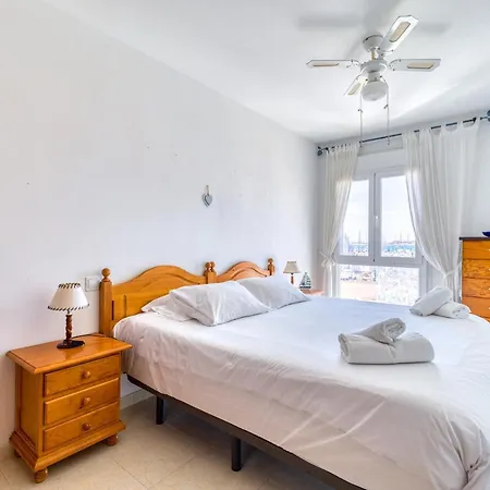 Homeforguest Apartamento Con Terraza En El Puerto De