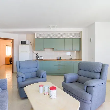 Homeforguest Apartamento Con Terraza En El Puerto De