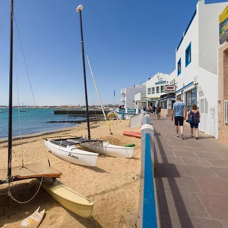 Homeforguest Apartamento Con Terraza En El Puerto De Appartamento